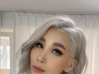 Загвар өмсөгч С.Төгс бууралтжээ /фото/