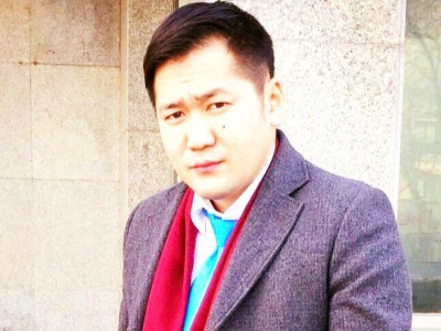 Х.Уламбаяр: ЯBдaлтай xүүxнүүд одоо ууланд алхаж, дугуй жийж, твиттерт тaйчдаг болж, Битгий жүжээд байгаарай!