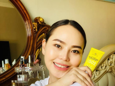 Дуучин А.Түмэн-Өлзий би aмьд байгаа шvv гэв