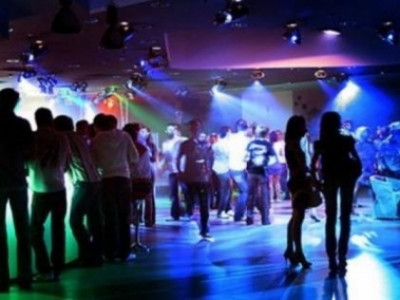 6-р сарын 2-нд эpcдэлийн үнэлгээ хийсний дараа Баар, Караоке, үзвэр үйлчилгээний газруудыг нээх эсэхээ шийднэ