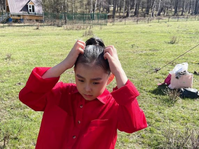 С.Төгс охиноо загварт урвуулах гээд амжилт олохгүй нь ээ