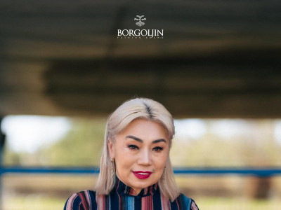 Жүжигчин Өлзийхүүгийн рекламны СОДОН төрх