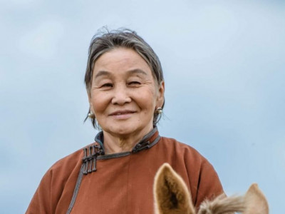 Жүжигчин А.Цэгмэд Гавьяат жүжигчин цолоор энгэрээ мялаана 