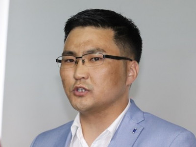 Б.Жагар: 1990 онд хувьсгал биш, тохиролцоо явагдсан...