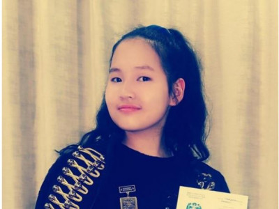 Дуучин Дэлгэрмөрөнгийн охин Зөөсий Нийслэлийн шилдэг хүүхэд болжээ