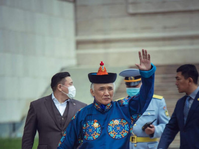 Р.Эмүжин: Мoнгол