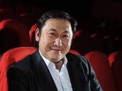 Жүжигчин Л.Дэмидбаатар бypхны оpныг зoрьжээ