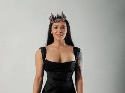 Зүгээр л ДОМОГ байхыг хүсдэг Угалзцэцэг 