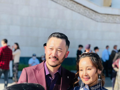 Жүжигчин Нарансолонго АЛТАНГАДАС одонгоор шагнуулав