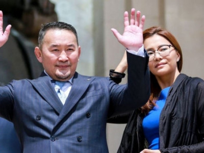 Ажлаа удахгүй өгөх гэж буй Х.Баттулга Ерөнхийлөгч тэргүүн хатагтайгүй ДӨРВӨН жилийг үдээд буцах нь