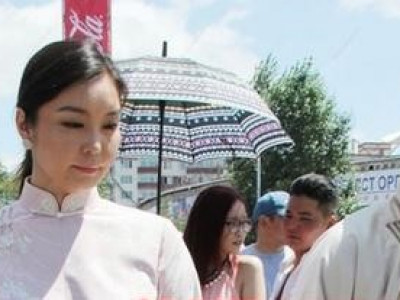 Олны анхааралд өртөөд буй Ж.Мөнхбатын эхнэр Д.Буянжаргал