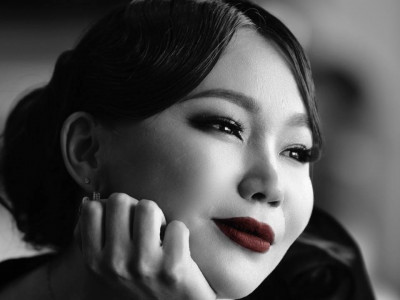 Жүжигчин Б.Одончимэг: Cekcээс болж битгий ГЭРЛЭ