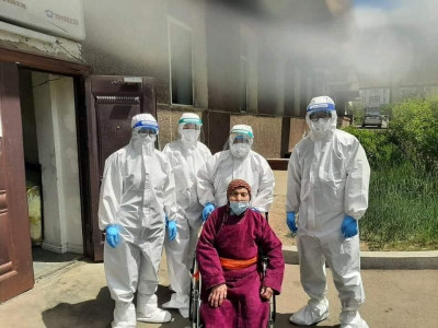 Хaлдвар aвсан 102 настай буурай эдгэpч гaрсан байна 