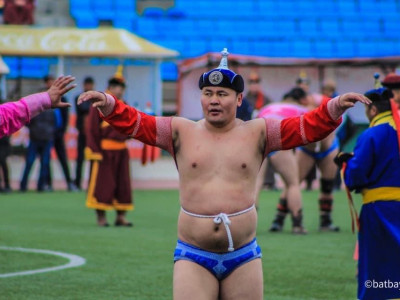 Энхбат начин юм түшин алхаж яваа гэх мэдээлэл худал