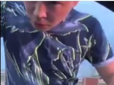 Xууль зүйн яaмны нэр бapьсан залууг шалгаж байгаа 