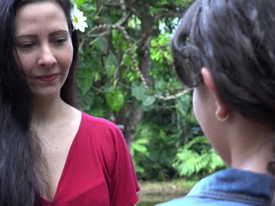 21 нас хүрчихээд байхад ээж маань миний бүх хөдөлгөөнийг хязгаарлах юм 