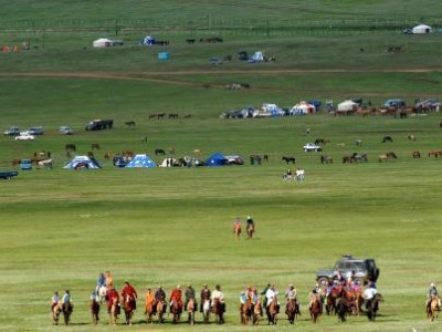 Наадам зохион байгуулахгүй, наадмын төсвөө цар тахалд зориулна гэдгээ зарласан 10 аймаг
