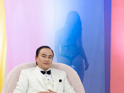 Нүдэн гоо дуучин Б.Баяр-Отгон: Дээлтэй, морьтой хүүхэн гарч ирээд нүдээрээ инээх албагүй шүү дээ