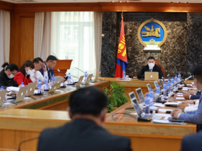 Л.Оюун-Эрдэнэ: Авилгалтай тэмцэнэ гэдэг бол намынхаа нөхөдтэй тэмцэнэ гэсэн үг...