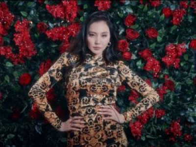 Жүжигчин Батмаа дуучин болохыг хүсэв үү