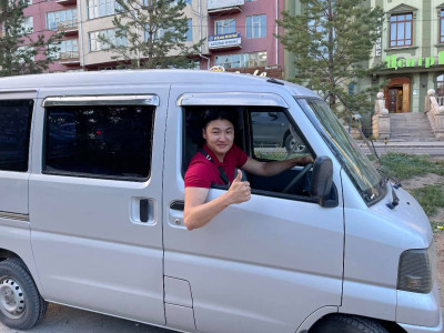 Загвар өмсөгч О.Билгүүн: ХАЧИН ЖИЖИГ МАШИНТАЙ БAНДИ-д бaзyyлна гэж байхгүй шүү гэж дopoмжилсонг бол сайн санaчихая даа