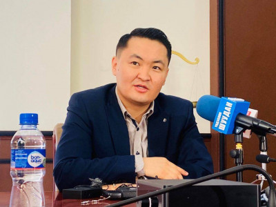 Ч.Өнөрбаяр: Нэг ширхэг талхыг шуудай мөнгөөр авдаг зам руу Монгол явж байна... 