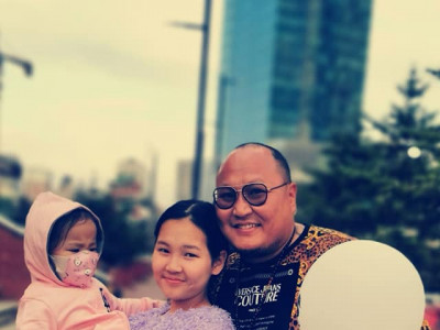 Т.Дэлгэрмөрөн: Одоо ч ёстой урамтайхан урдах даваануудаа гатлаад уулын оройд мацана шүү дээ аав нь