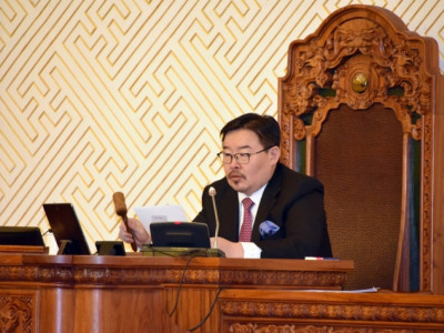 Ээлжит бус чуулганаар Г.Занданшатарыг чөлөөлөх үү?