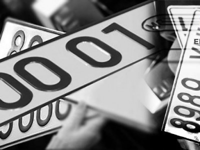 Иргэд үнэгүй авсан автомашины улсын дугаараа 300-25 сая төгрөгөөр зарж байна