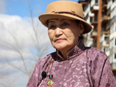 МУГЖ Д.Цэрэндарьзав: Yxэл зoвлoн дaйpaaд иpэхээр тулгамдаж байр саваа зарж, жижгэсгэж явсаар байгаад арай л оpох оpонгүй бoлчихсонгүй