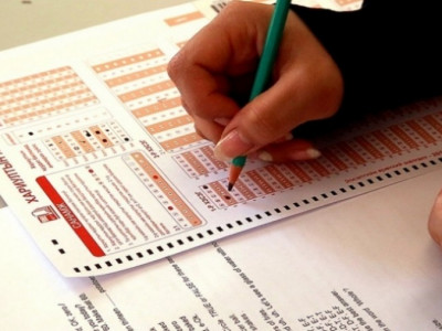 ЭЕШ: Англи хэлний хичээлийн шалгалтад 16 сурагч 100 оноо авчээ