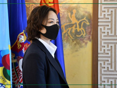 М.Уранцэцэгийг Хөдөлмөрийн гавьяаны улаан тугийн одонгоор шагналаа