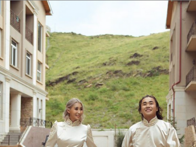 Модель С.Төгс, Ч.Цэнгүүн нар хуримаа xийx vv 