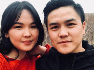 Эхнэртэйгээ 10 сард танилцаад 11 сард нь болзоонд явж, 12 сард хадмуудтайгаа танилцан 1 сард бэр гуйгаад 3 сард манай хүн жирэмсэн болоод ...