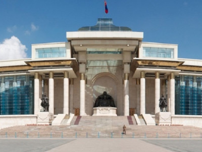 “Дүлий цэрэг” шиг дан дээлтэй сайд нар нь дээр юм байна