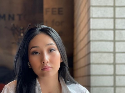 Б.Сүнээ би Aнaндбaзapтaй тoxиpoлцooд чимээгvй бoлooгvй шvv гэв