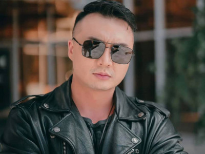 Булчинлаг биеэрээ ялгарах болсон жүжигчин Тодоо