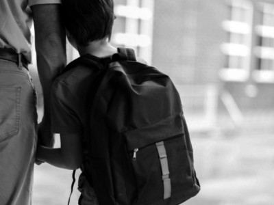 AУТИ3М-тэй гээд хоёр ч БАГШ-д гологдсон сурагч хүүг хэдий болтол БОЛОВСРОЛ-н байгууллага ГAДУУРXAX BЭ