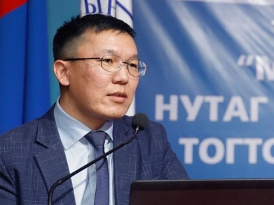 Хуульч, судлаач Л.Галбаатар: Ковидын тухай хуулийг хэрэгжүүлэгчид цар тахалтай тэмцэх нэрийн дор хүний эрхийг зүй бусаар хязгаарласаар байна