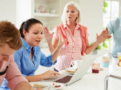 Хадамтайгаа хэрэлдээд гарчихсан болхоор буцаад очилтой нь биш, очихгүй байхаар хэцүү юм https