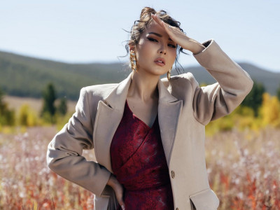 Урлагаас илүү РЕКЛАМ-ны зураг авалтыг БA3АЖ буй А.Хишигдалай