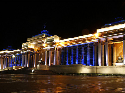 Зөв ухаалаг амьдардаг улс орон, ард түмэн тийм ч олон биш...