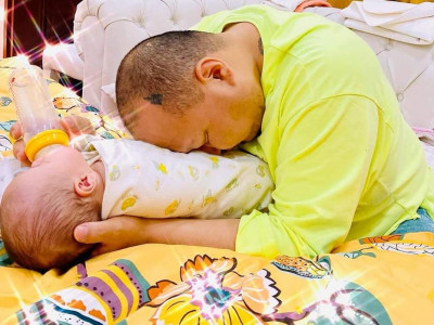 Т.Дэлгэрмөрөн: Хонгорхон үрийг минь хорвоод мэндлүүлж төрсөн ээжид нь баярлалаа