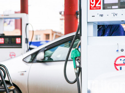 Урд, хойд хөршөөс өчигдөр хүлээн авсан 3,962 тонн АИ-92 шатахуун манай улсын гурав хоногийн хэрэглээг хангана 