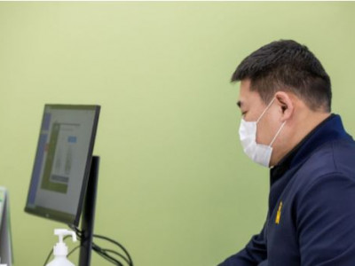 Ерөнхий сайд Л.Оюун-Эрдэнэ гурав дахь тундаа Pfizer вакцин хийлгэжээ