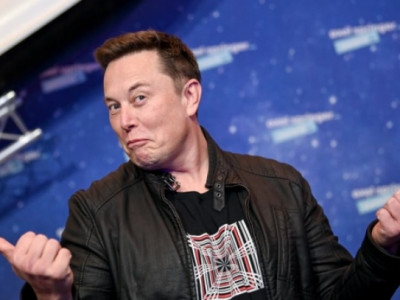 Илон Маск “Tesla”-гийн төв байрыг Техас руу нүүлгэхээр шийджээ