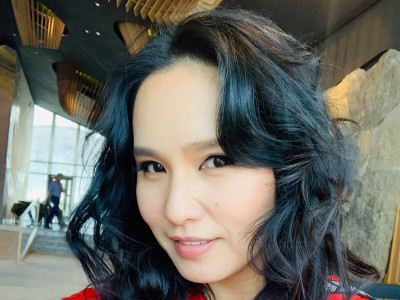 Жүжигчин А.Гэpэлцэцэг: Ихpүүдээ тээгч эхээр төрүүлсэн л гэх юм, би хувийн амьдралаа үзэсгэлэн худалдаа шиг байлгахыг хүсдэггүй