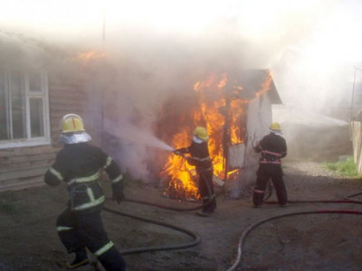 Сэрэмжлүүлэг: Галын улмаас 25 настай эмэгтэй гурван настай хүүхдийн хамт амиа алджээ 