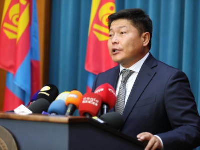 Х.Нямбаатар: Эрээн боомт хаагдсан учраас бүх ачаа тээвэр зогсож байна