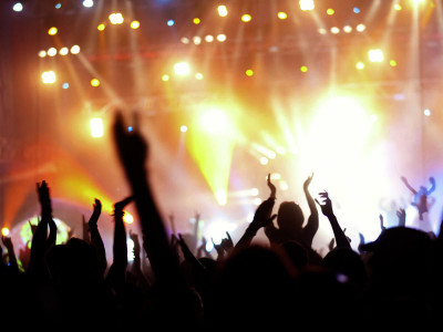 “Хариуцлагын гэрээ” байгуулсан караоке, баарууд болон шөнө нууцаар ажиллаж байгаа газруудыг шалгана